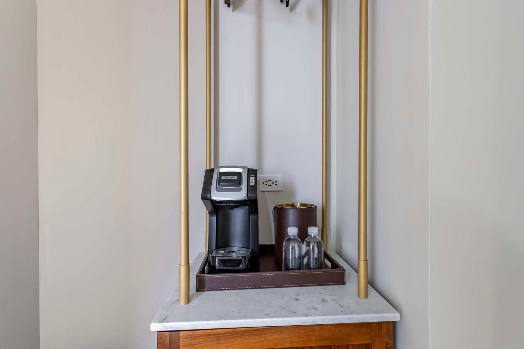 The Draper New York, Tapestry Collection By Hilton Hotell Eksteriør bilde